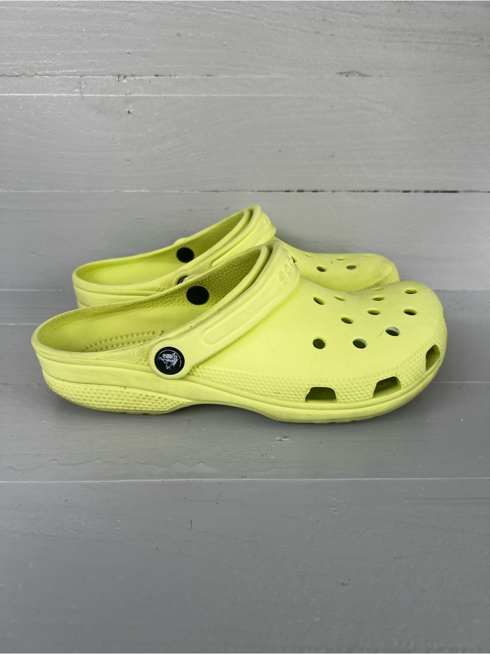 Crocs Classic Clogs Women's Size 9  Yellow Men’s Sz 7